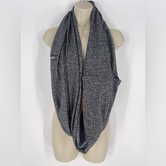 lululemon athletica Other - Lululemon Scarf (B40#3)